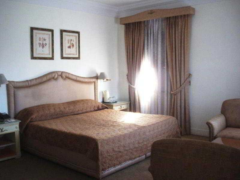 Ritz Hotel - Mumbai — Photos 3